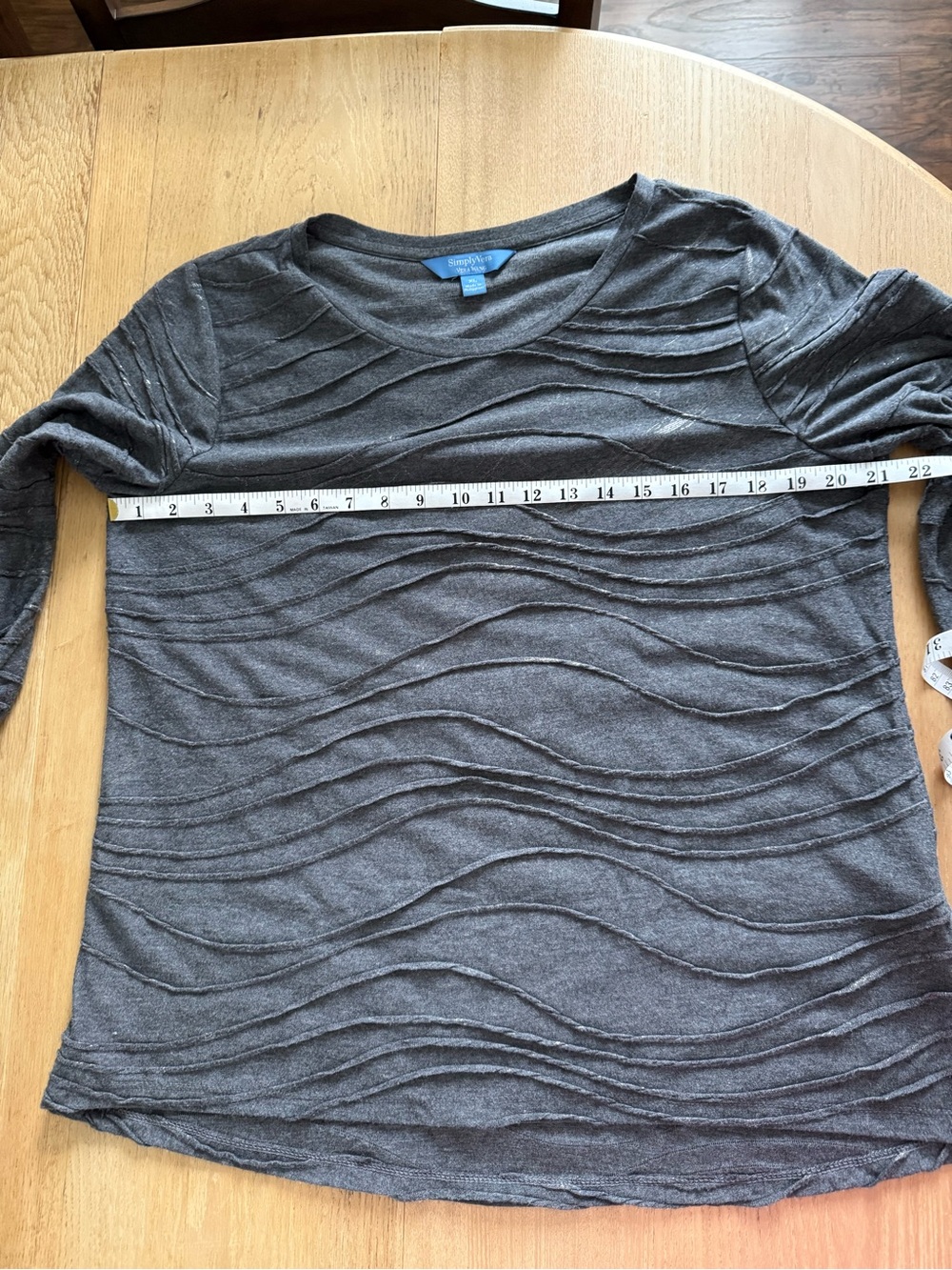 Simply Vera, Vera Wang Women’s Crewneck - Picture 5 of 6